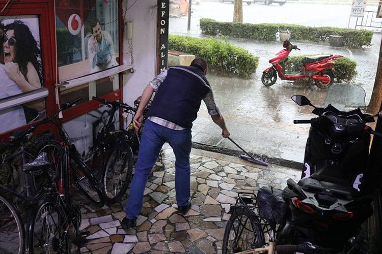 Trakya'da sağanak etkili oluyor - Resim: 19